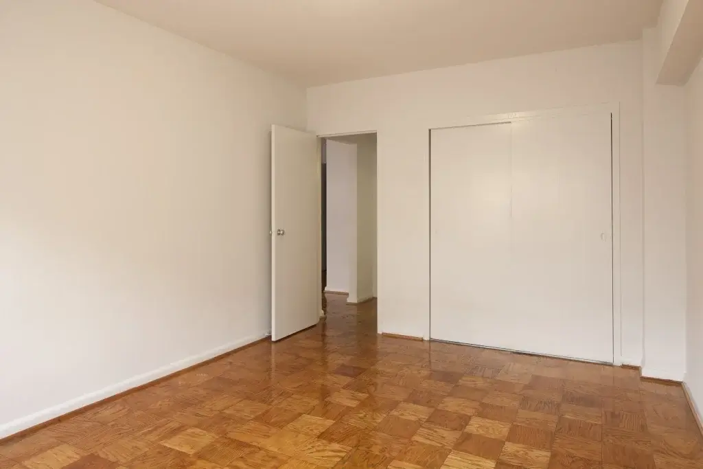 the elise bedroom